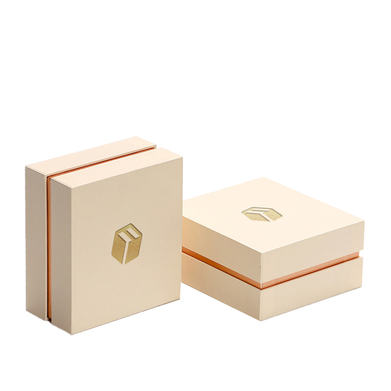 Qual è il significato della scatola regalo per il profumo?