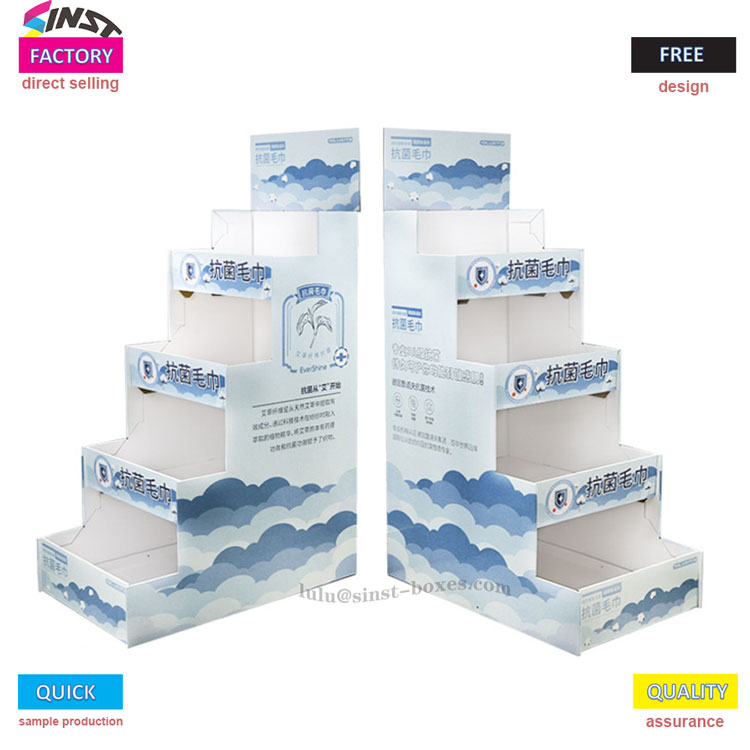 Come può uno scaffale di cartone comunicare con gli asciugamani sullo scaffale?